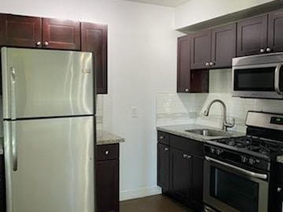 5th image of 521 E Mariposa St APT 106