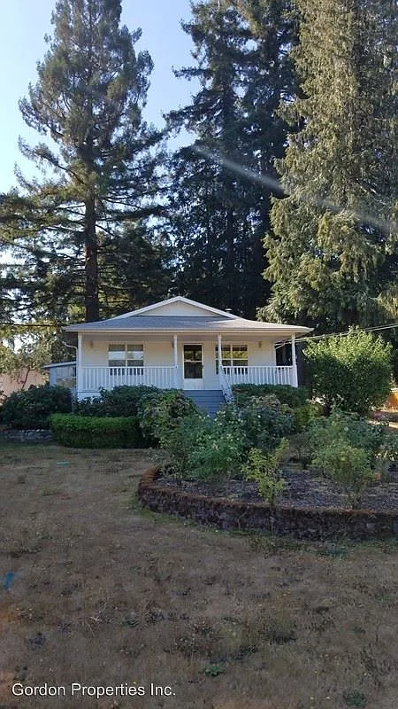 16200 SW Division St photo 1