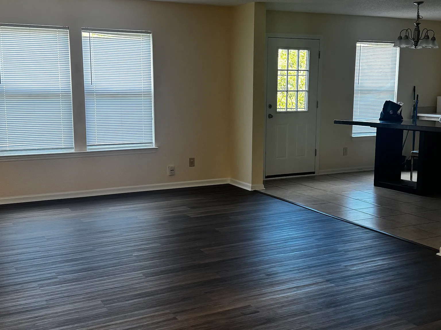 3 bed, 2.5 bath, 1779 sqft, $2,100 — Photo 3