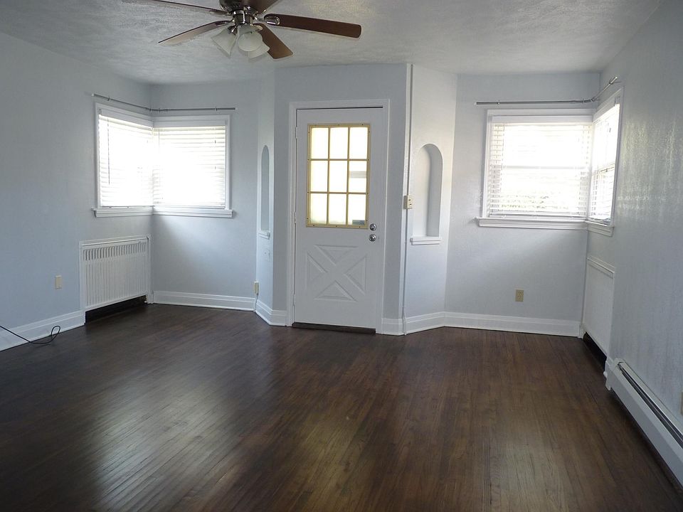 Large Living Room, original hard woods, newer windows