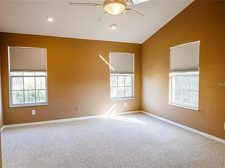 3043 Pointeview Dr — Photo 11