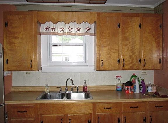 2nd image of 118 Poplar Ave