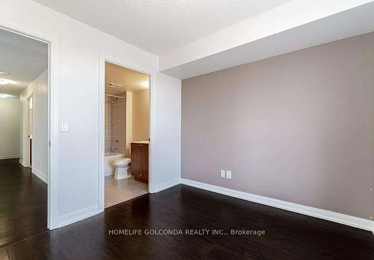 151 Village Green Sq #2402 — Photo 4