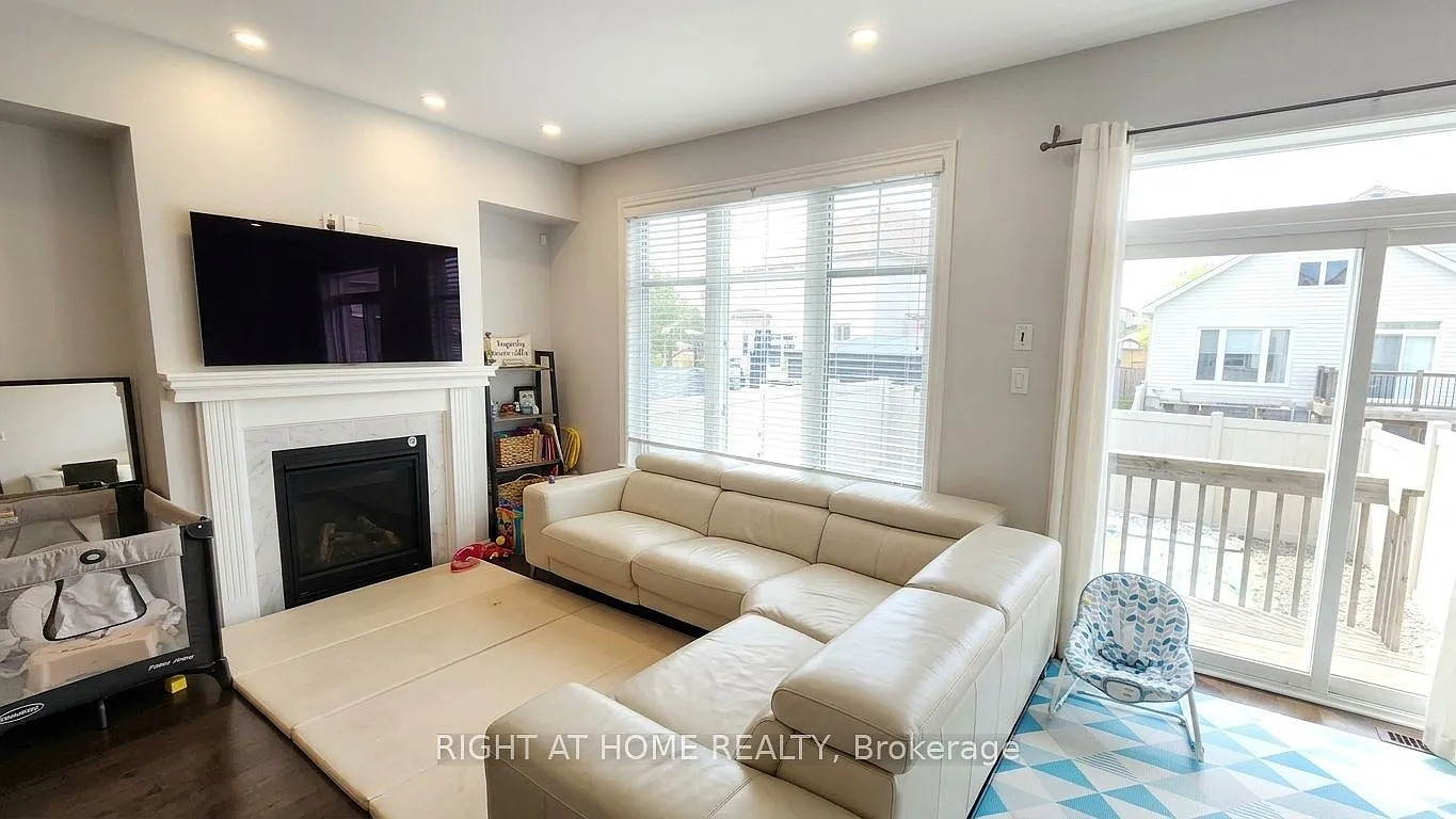 3 bed, $2,800 — Photo 2