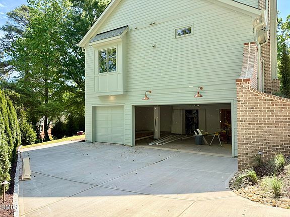 2nd image of 3442 Redbud Ln