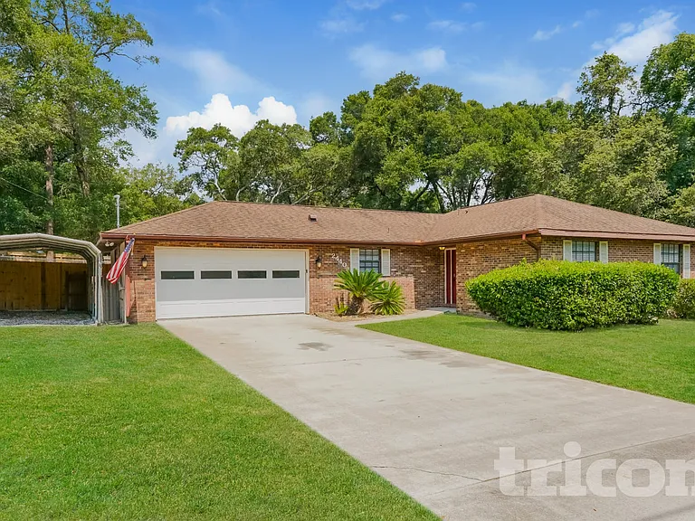 2440 Princeton Rd — Photo 1