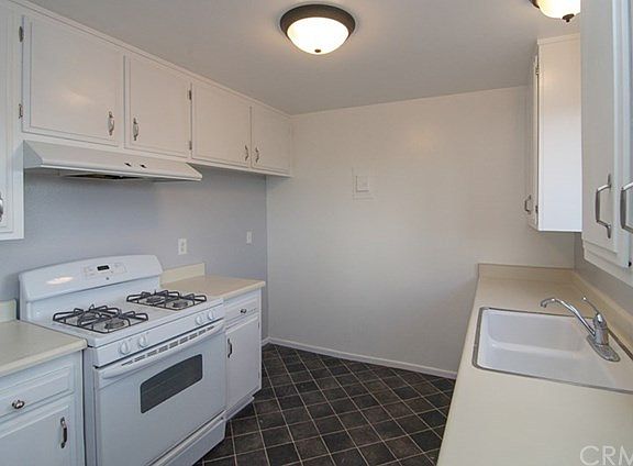 5th image of 392 Woodland Pl #B
