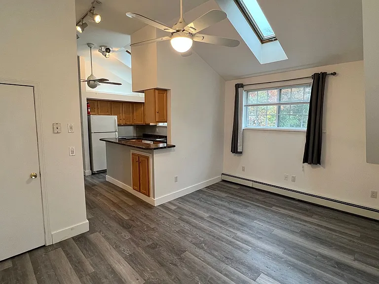 122 Lafayette Rd — Photo 16