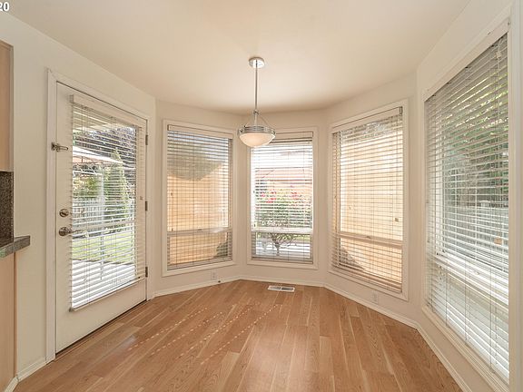 4th image of 1611 SE 186th Pl