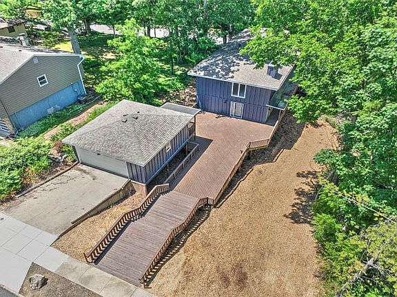 3rd image of 327 Timber Pl