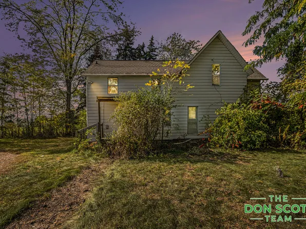 3104 Rusco St NW, Kent City, MI 49330
