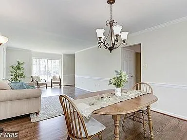 Dinning Room facing street.