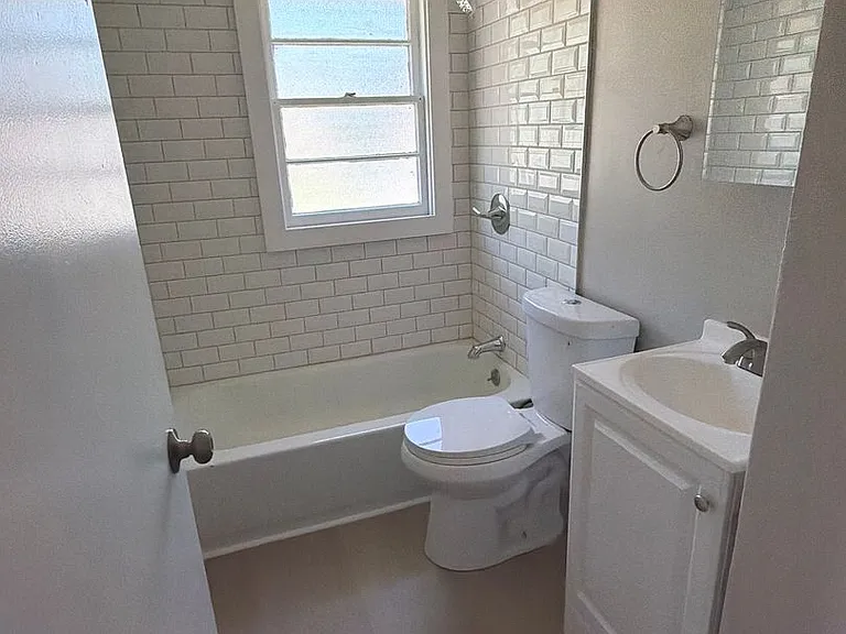 1831 Engelholm Ave — Photo 3