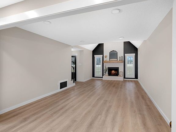 5th image of 8645 Rosalee Rd