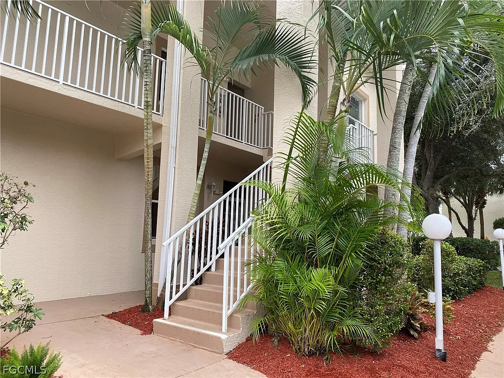 2 bed, 2.0 bath, 1237 sqft, $4,200 — Photo 3