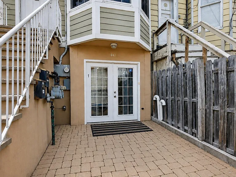 447 Mercer St #1 — Photo 35