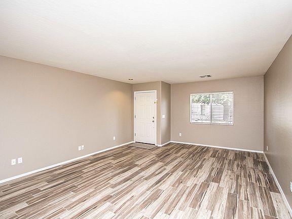 2nd image of 11577 W Schleifer Dr