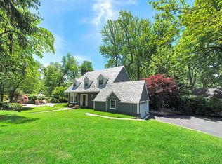 29 Ascot Rdg, Great Neck, NY 11021