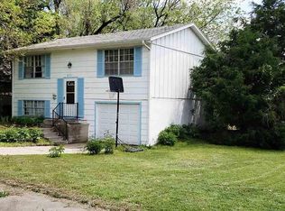 601 SE 23rd St, Topeka, KS 66605