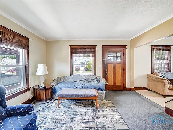 2nd image of 3905 Burton Ave