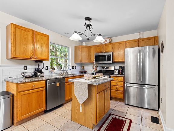 4th image of 114 Pine Knoll Cir #114