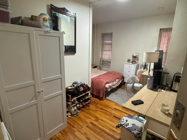 220 East 29th Street image 1 of 8