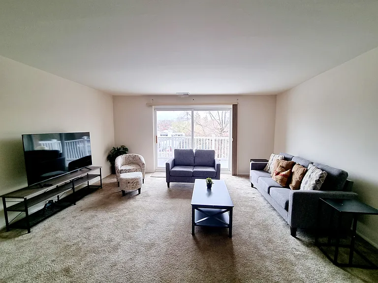 46 Township Line Rd — Photo 3