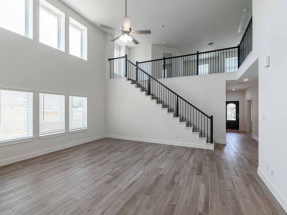 5th image of 409 Twin Lakes Blvd