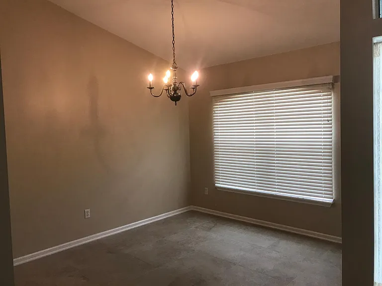 617 Southern Lily Dr — Photo 4