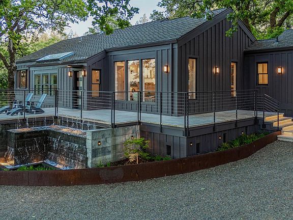 3rd image of 807 Wild Oak Drive