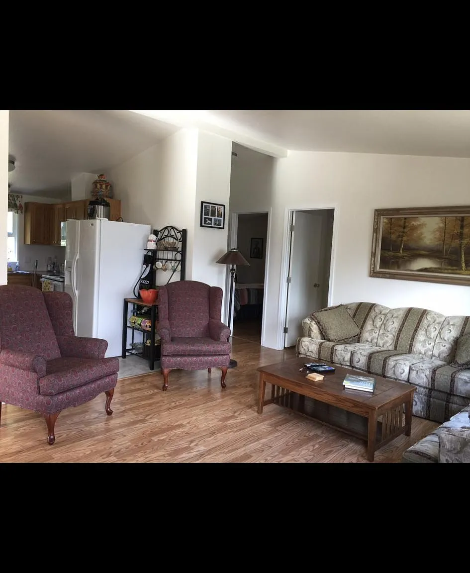 3 bed, 1066 sqft, $2,100 — Photo 3