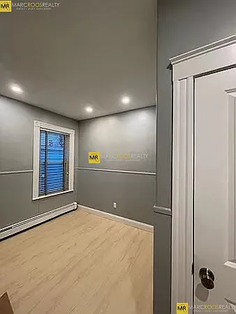 817 E 2nd St #3 — Photo 8