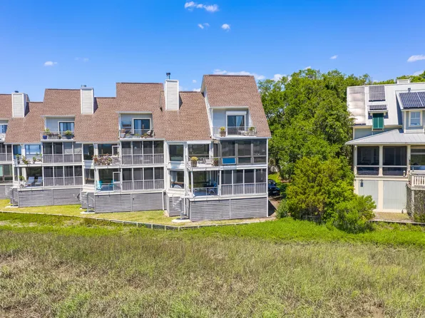 253 Little Oak Island Dr #253, Folly Beach, SC 29439