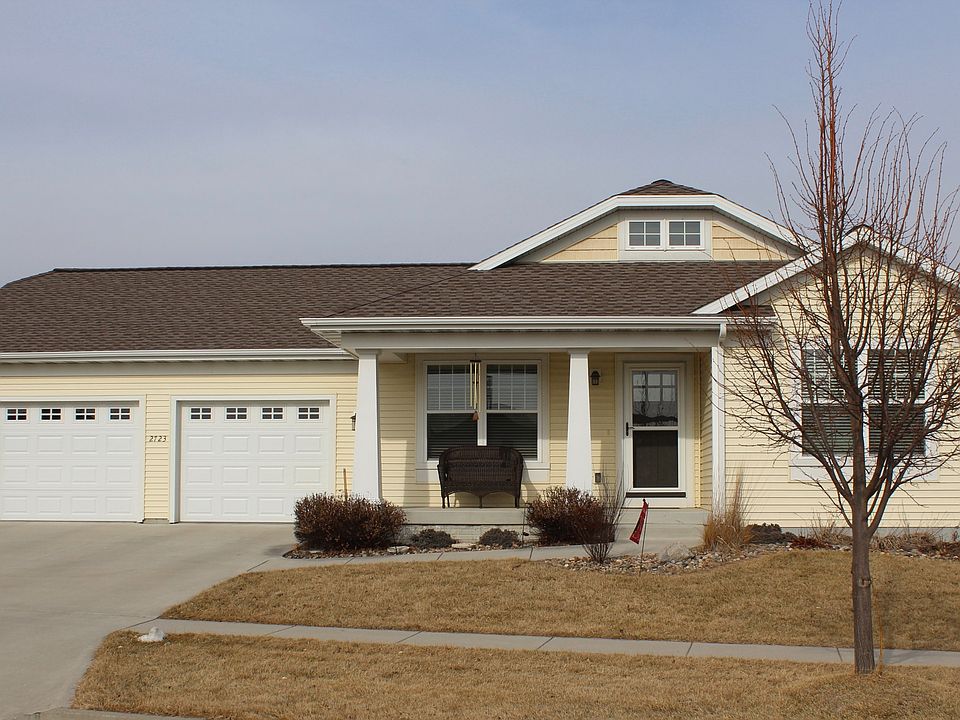 1st image of 2723 Kingston Dr