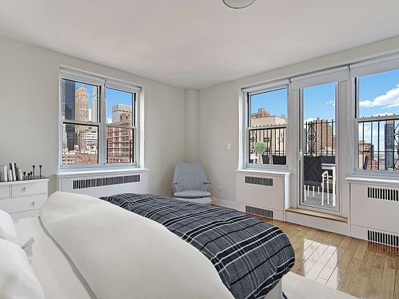 4th image of 20 Park Ave APT 19A