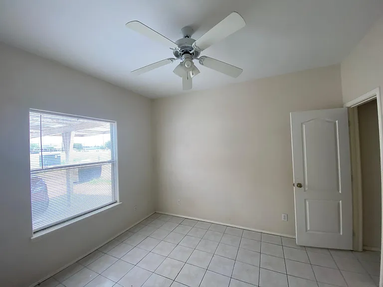 306 Pacific Ave — Photo 9
