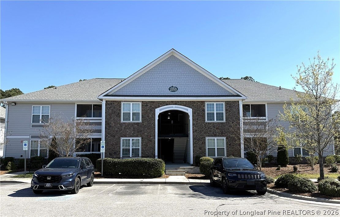 288 Gallery Dr #301