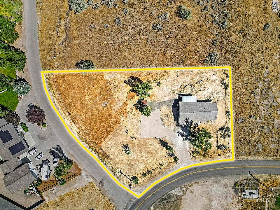 1st image of 522 Silver Beach Dr