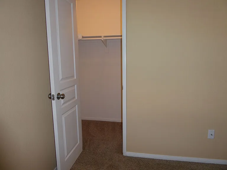 705 Hatfield Dr — Photo 20