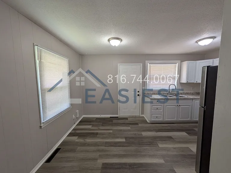 8406 E 93rd St — Photo 5