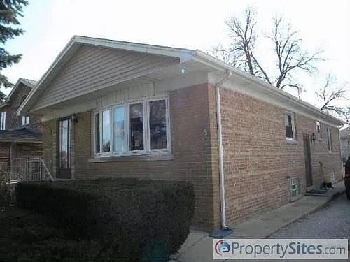 5715 W 83rd St photo 1