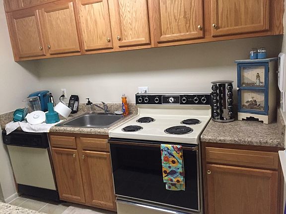 2nd image of 12487 Warwick Blvd