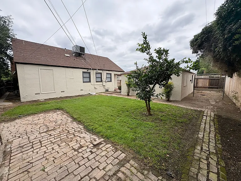 309 W Noble Ave — Photo 32
