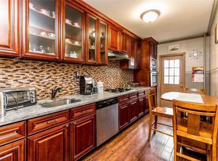 6812 60th St, Ridgewood, NY 11385