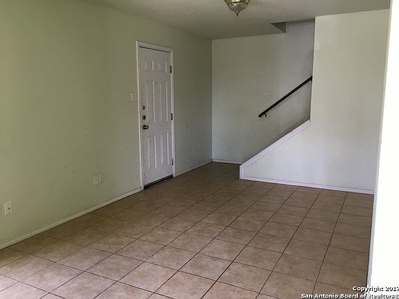 5th image of 768 Avondale Ave #2