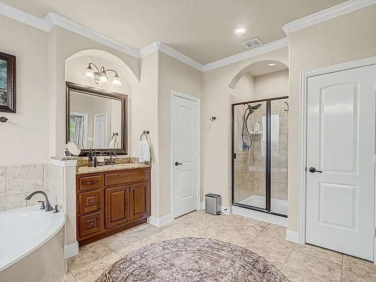 102 N Victoriana Cir — Photo 24