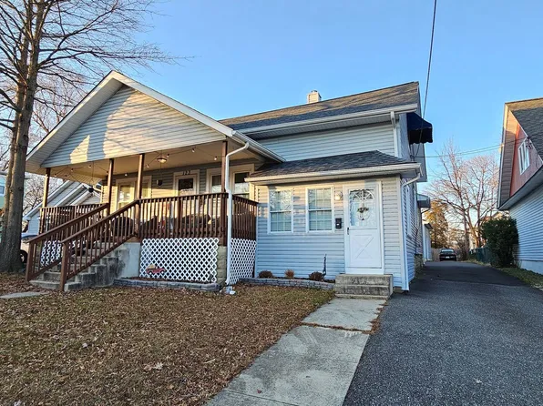 123 W Evesham Ave, Magnolia, NJ 08049