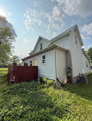 26 E 1st St Photo 1