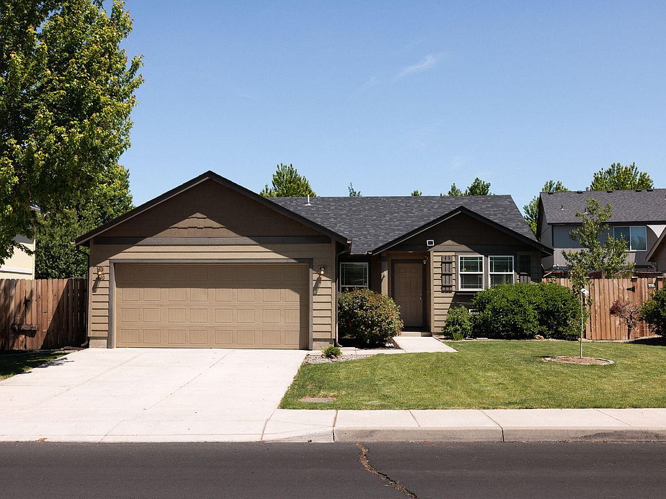 1st image of 440 SW 31st St