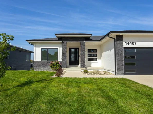 14407 Catalpa Dr, Urbandale, IA 50323